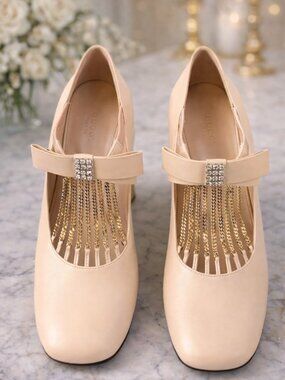 NIB Gucci Mary Jane Pumps with Chain Size 39